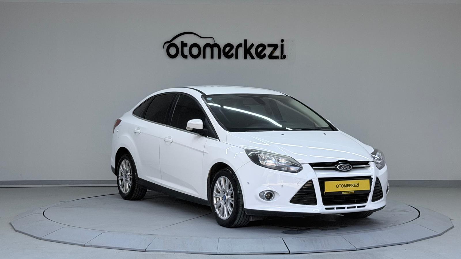 FORD FOCUS 10